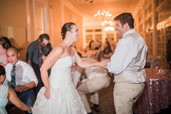 Maryland Zoo Wedding || Meghan Elizabeth Photography || Charm City Wed || www.charmcitywed.com