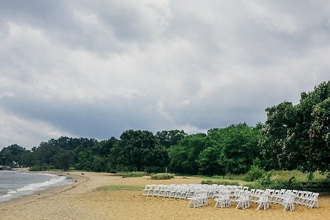 Chesapeake Bay Foundation Wedding by Love Life Images || Charm City Wed || www.charmcitywed.com