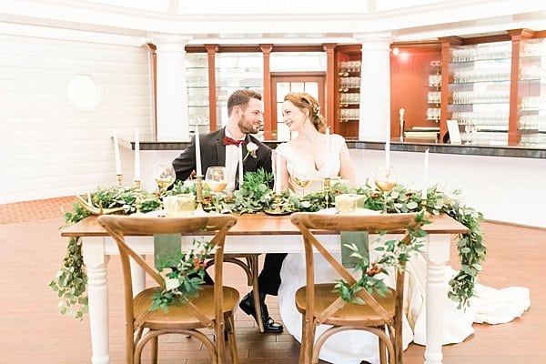 Christmas Styled Shoot at the Kent Manor Inn || 1783 Photography || Charm City Wed || www.charmcitywed.com