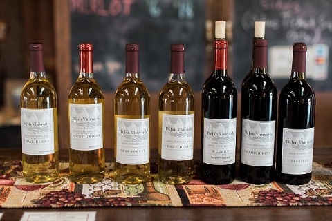 Dejon Vineyard Wedding || Luck & Love Photography || Charm City Wed || www.charmcitywed.com