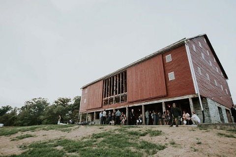 Delanys Overlook Wedding || Vness Photography || Charm City Wed || www.charmcitywed.com