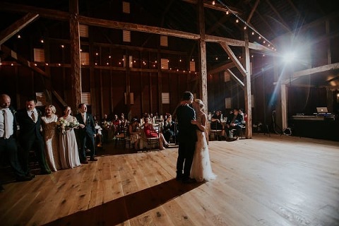 Delanys Overlook Wedding || Vness Photography || Charm City Wed || www.charmcitywed.com