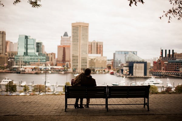 Fall Baltimore Engagement Session || Horace and Mae Photography || Charm City Wed || www.charmcitywed.com