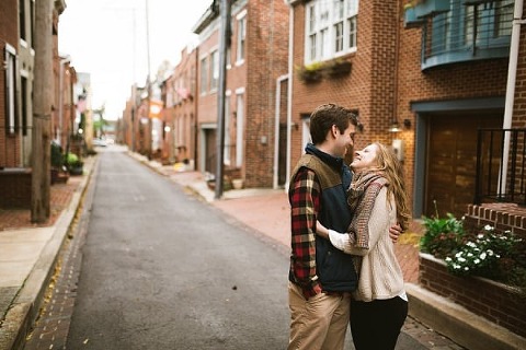 Fall Baltimore Engagement Session || Horace and Mae Photography || Charm City Wed || www.charmcitywed.com