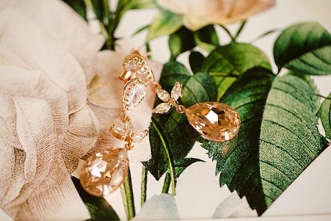 Rainy Annapolis Backyard Wedding || Kira Nicole Photography || Pop the Cork Designs || Charm City Wed || www.charmcitywed.com