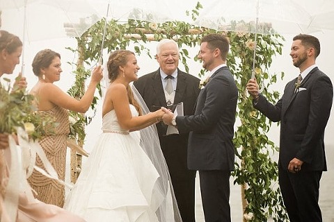 Rainy Annapolis Backyard Wedding || Kira Nicole Photography || Pop the Cork Designs || Charm City Wed || www.charmcitywed.com