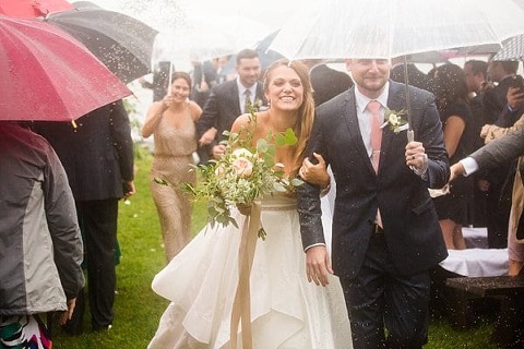 Rainy Annapolis Backyard Wedding || Kira Nicole Photography || Pop the Cork Designs || Charm City Wed || www.charmcitywed.com