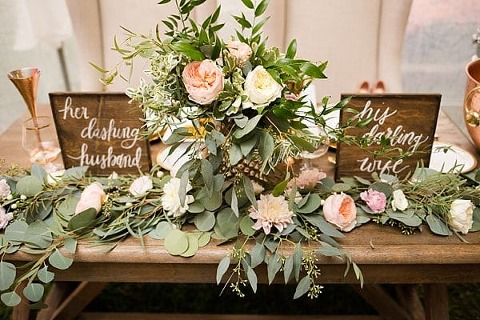 Rainy Annapolis Backyard Wedding || Kira Nicole Photography || Pop the Cork Designs || Charm City Wed || www.charmcitywed.com