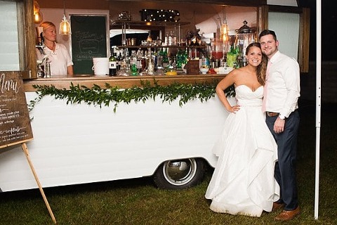 Rainy Annapolis Backyard Wedding || Kira Nicole Photography || Pop the Cork Designs || Charm City Wed || www.charmcitywed.com