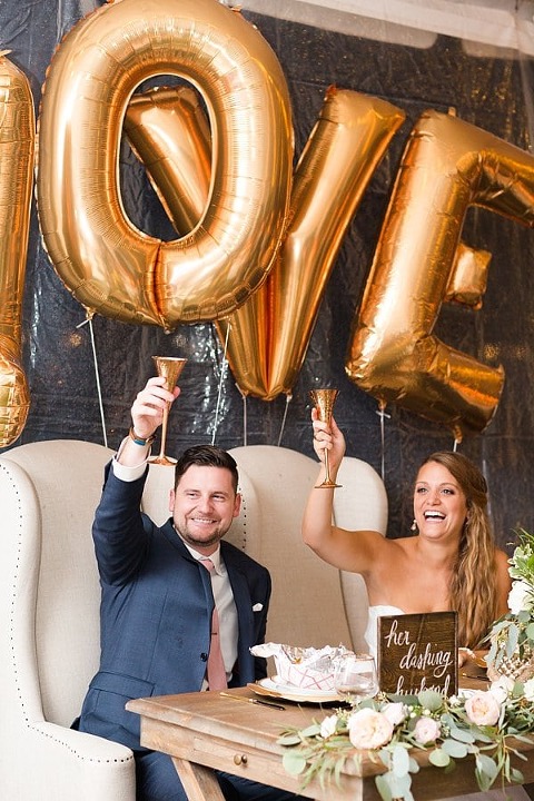 Rainy Annapolis Backyard Wedding || Kira Nicole Photography || Pop the Cork Designs || Charm City Wed || www.charmcitywed.com