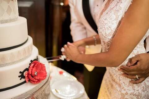 Superhero Mansion at Valley Country Club Wedding || Photography by Tracie || Charm City Wed || www.charmcitywed.com