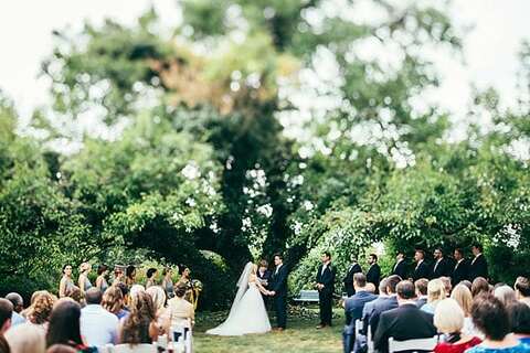 Antrim 1844 Wedding || Anna Reynal Photography || Charm City Wed || www.charmcitywed.com
