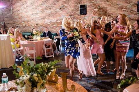 Boho American Visionary Art Museum Wedding || Anthony Sekellicki Photography || Charm City Wed || www.charmcitywed.com