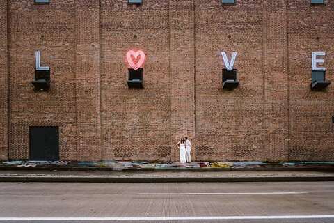 Boho American Visionary Art Museum Wedding || Anthony Sekellicki Photography || Charm City Wed || www.charmcitywed.com