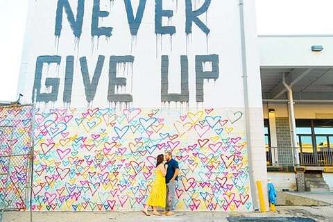 Graffiti Wall Engagement Session || Jessica Nazarova Photography || Charm City Wed || www.charmcitywed.com
