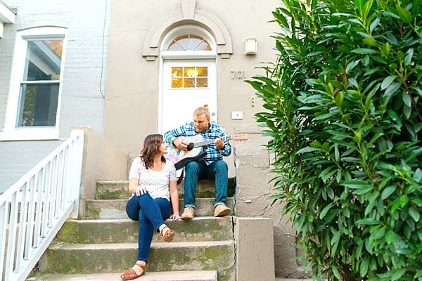 Graffiti Wall Engagement Session || Jessica Nazarova Photography || Charm City Wed || www.charmcitywed.com