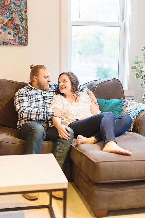 Graffiti Wall Engagement Session || Jessica Nazarova Photography || Charm City Wed || www.charmcitywed.com