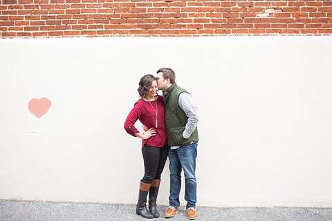Downtown Frederick Engagement || Jessi Grace Photography || Charm City Wed || www.charmcitywed.com
