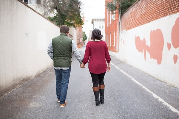 Downtown Frederick Engagement || Jessi Grace Photography || Charm City Wed || www.charmcitywed.com