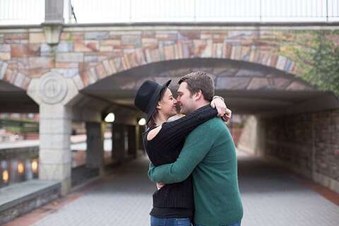 Downtown Frederick Engagement || Jessi Grace Photography || Charm City Wed || www.charmcitywed.com