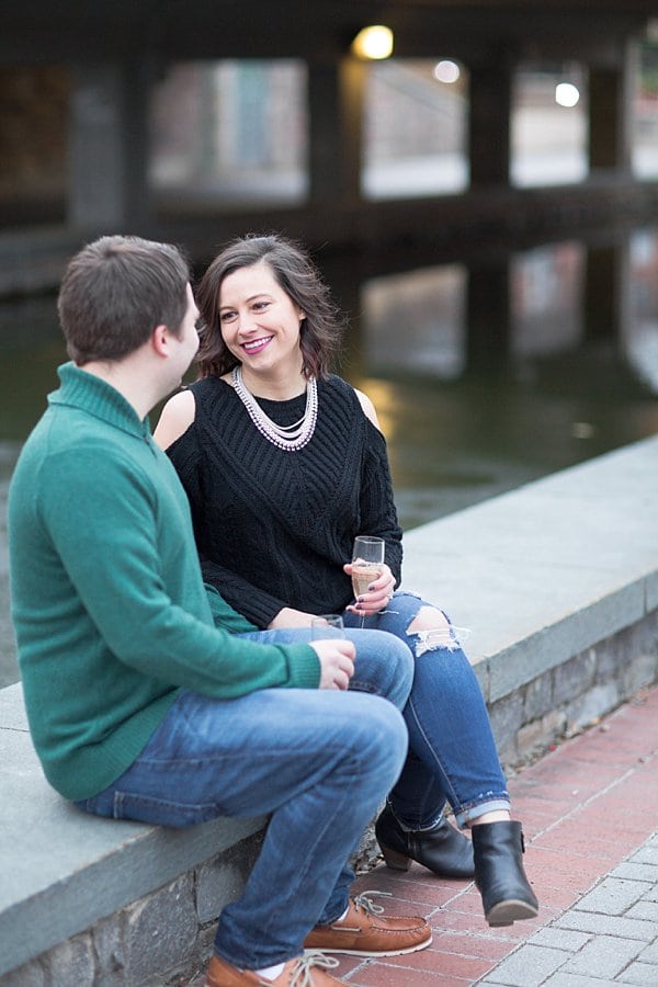Downtown Frederick Engagement || Jessi Grace Photography || Charm City Wed || www.charmcitywed.com