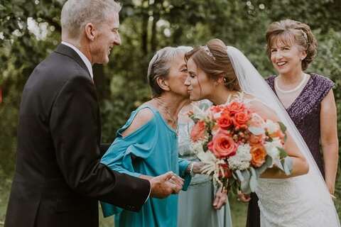 Historic Waverly Mansion Wedding || L.A Birdie Photography || Charm City Wed || www.charmcitywed.com