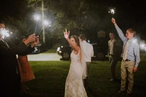 Historic Waverly Mansion Wedding || L.A Birdie Photography || Charm City Wed || www.charmcitywed.com