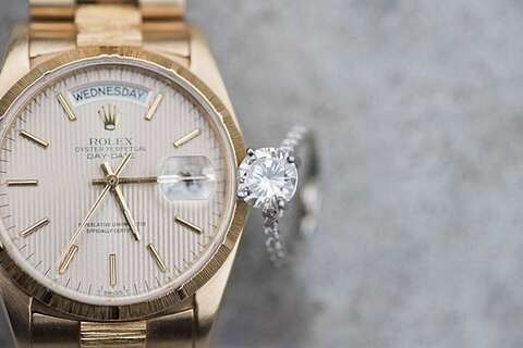 Lake Roland Engagement || Anne Casey Photography || Charm City Wed || www.charmcitywed.com