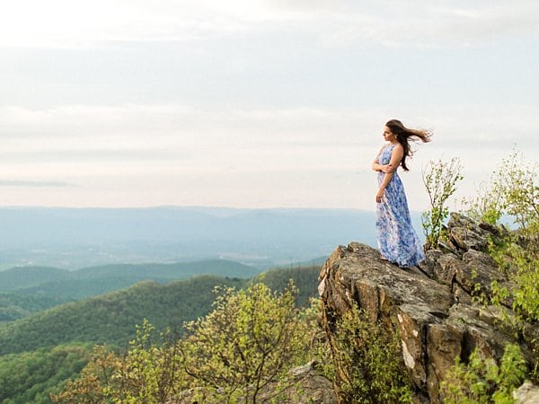 Mountain Engagement Session || Molly Lichten Photography || Charm City Wed || www.charmcitywed.com