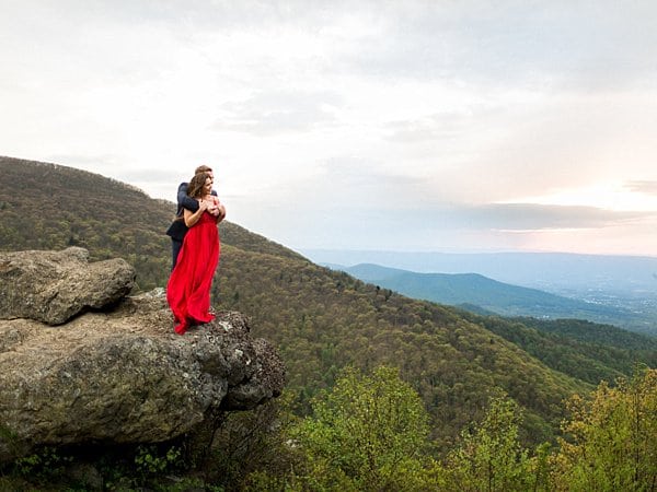 Mountain Engagement Session || Molly Lichten Photography || Charm City Wed || www.charmcitywed.com