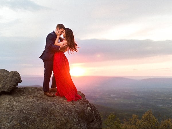 Mountain Engagement Session || Molly Lichten Photography || Charm City Wed || www.charmcitywed.com