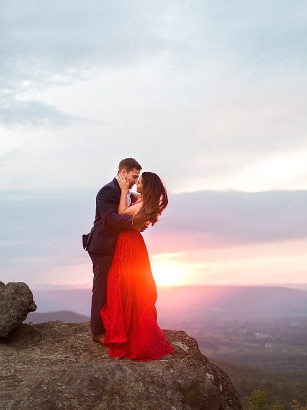 Mountain Engagement Session || Molly Lichten Photography || Charm City Wed || www.charmcitywed.com