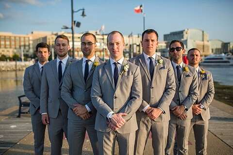 National Harbor Sunset Room Wedding || Taylor and Ben Photography || Charm City Wed || www.charmcitywed.com