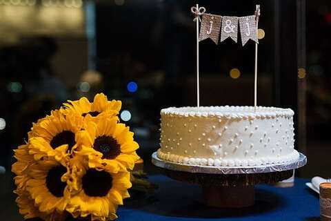 National Harbor Sunset Room Wedding || Taylor and Ben Photography || Charm City Wed || www.charmcitywed.com