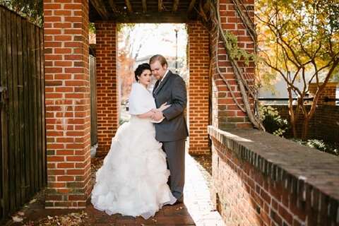 Vintage Overhills Mansion Wedding || Victoria Selman || Charm City Wed || www.charmcitywed.com