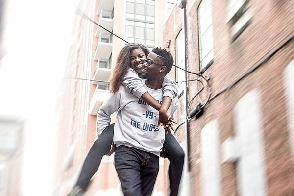 Baltimore Engagement Photos || PeaceLoveShoot || Charm City Wed || www.charmcitywed.com Baltimore Engagement Photos || PeaceLoveShoot || Charm City Wed || www.charmcitywed.com