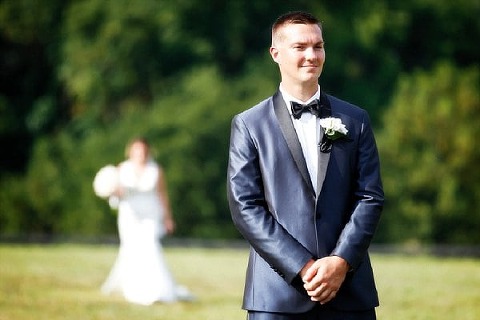 Beautiful Backyard Wedding || Be Photography || Charm City Wed || www.charmcitywed.com