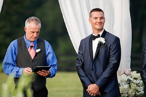 Beautiful Backyard Wedding || Be Photography || Charm City Wed || www.charmcitywed.com