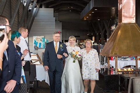 Chart House Wedding || Happy Little Life Photography || Charm City Wed || www.charmcitywed.com