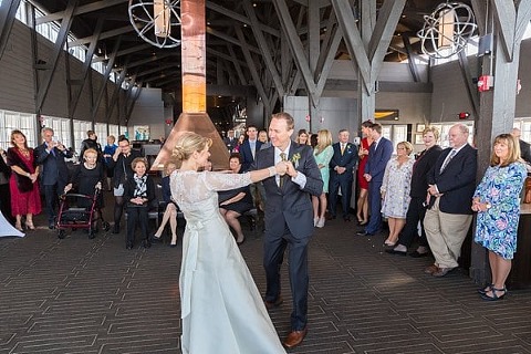 Chart House Wedding || Happy Little Life Photography || Charm City Wed || www.charmcitywed.com