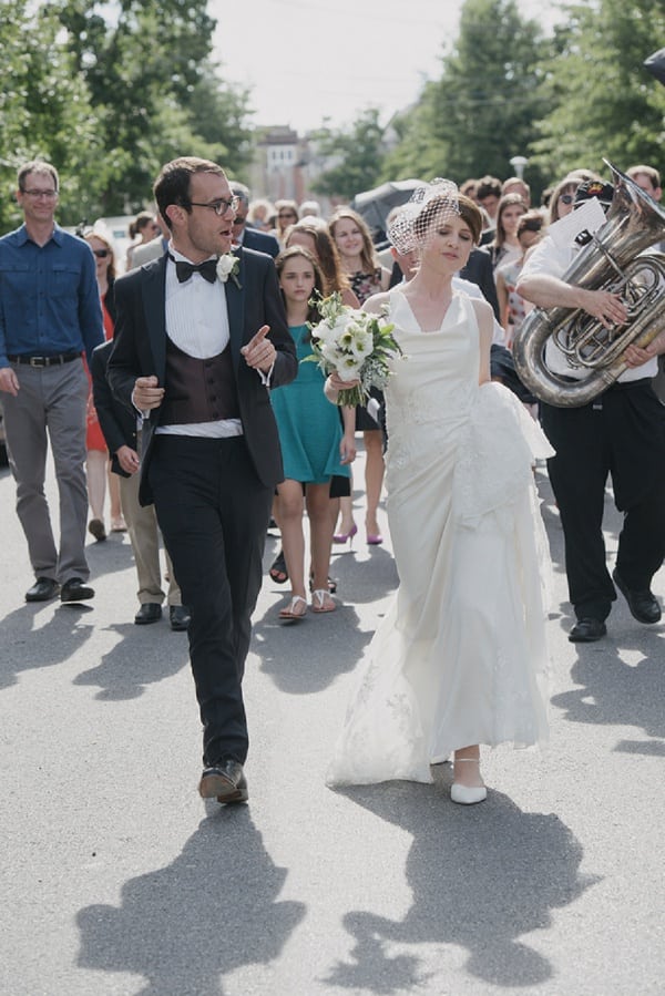 Festive Baltimore Museum of Industry Wedding || Love Life Images || Charm City Wed || www.charmcitywed.com