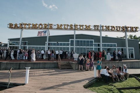 Festive Baltimore Museum of Industry Wedding || Love Life Images || Charm City Wed || www.charmcitywed.com