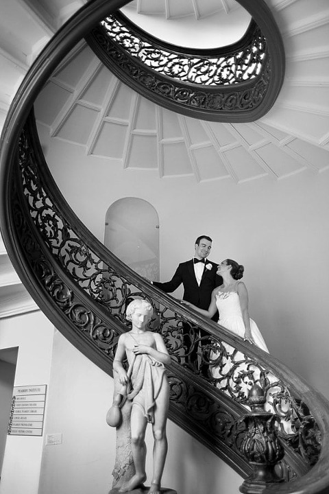 George Peabody Library wedding || Artful Weddings || Charm City Wed || www.charmcitywed.com