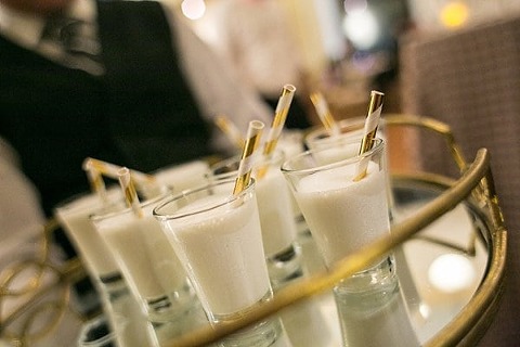 George Peabody Library wedding || Artful Weddings || Charm City Wed || www.charmcitywed.com