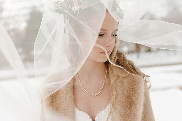 Love Letters Styled Shoot || L.A. Birdie Photography || Charm City Wed || www.charmcitywed.com Love Letters Styled Shoot || L.A. Birdie Photography || Charm City Wed || www.charmcitywed.com