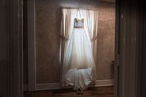 Swan Harbor Farm Wedding || Erin Kelleher Photography || Charm City Wed || www.charmcitywed.com