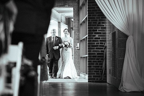 Fells Point Maritime Museum Wedding || JFannon Photography || Charm City Wed || www.charmcitywed.com