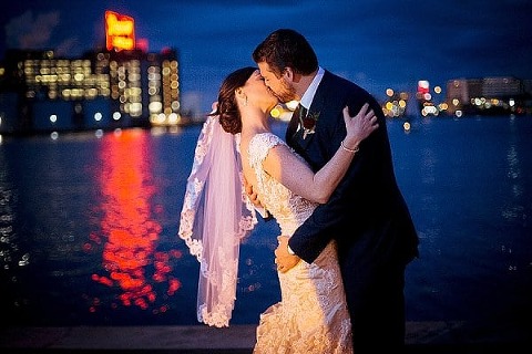 Fells Point Maritime Museum Wedding || JFannon Photography || Charm City Wed || www.charmcitywed.com