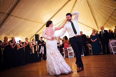 Fells Point Maritime Museum Wedding || JFannon Photography || Charm City Wed || www.charmcitywed.com