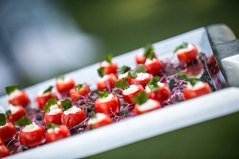 Luxe Tented Wedding || Artful Weddings || Charm City Wed || www.charmcitywed.com